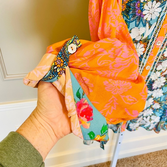 John Mark NWT 3X Button Down Blouse Top Embroidered Roll Tab Sleeves Floral $139 - Picture 2 of 8